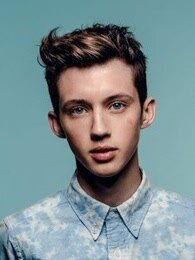 troye个人资料,跨越音乐与时尚的跨界天才