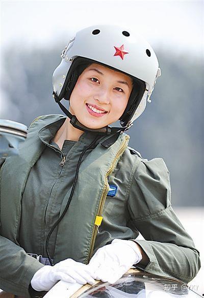 中国女飞行员图片